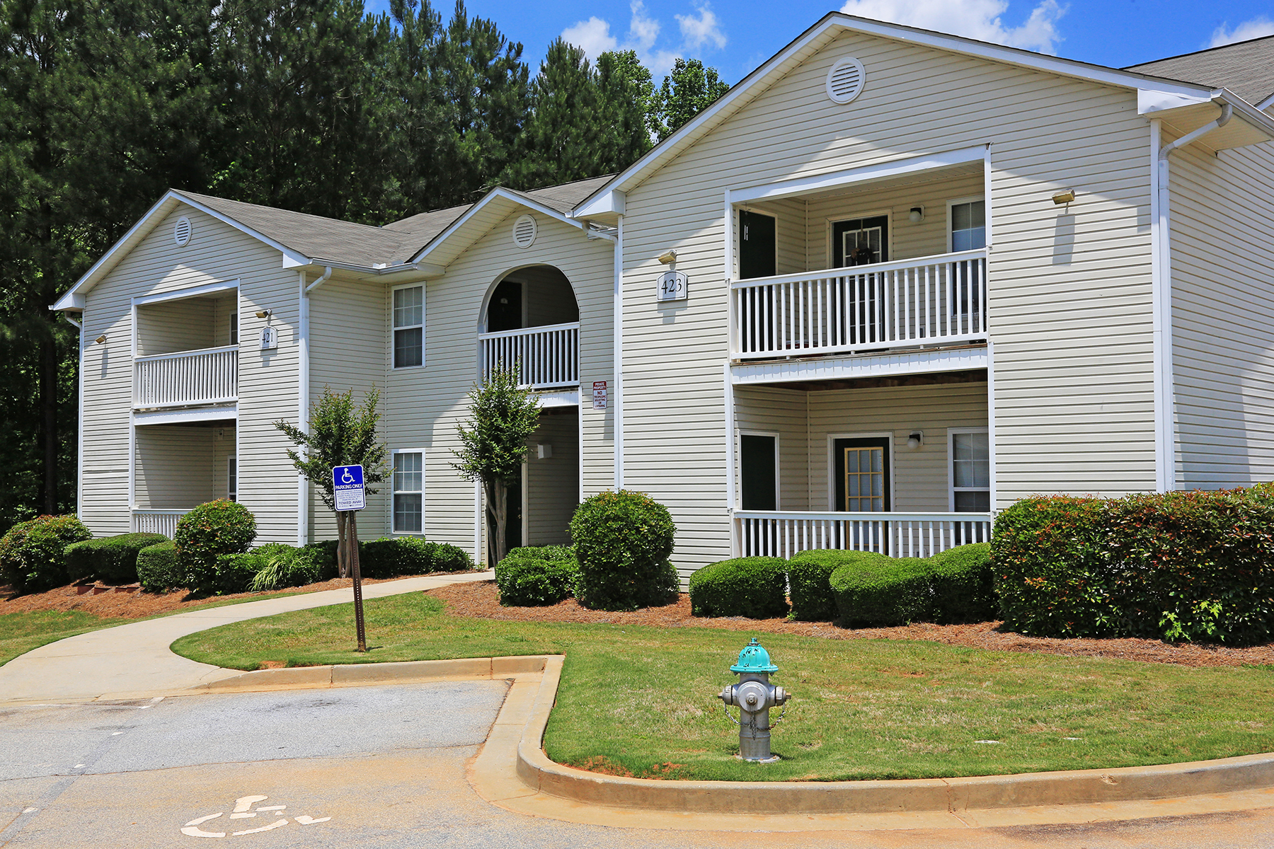 Ashton Pointe The Multifamily Advisory Group at Cushman & Wakefield